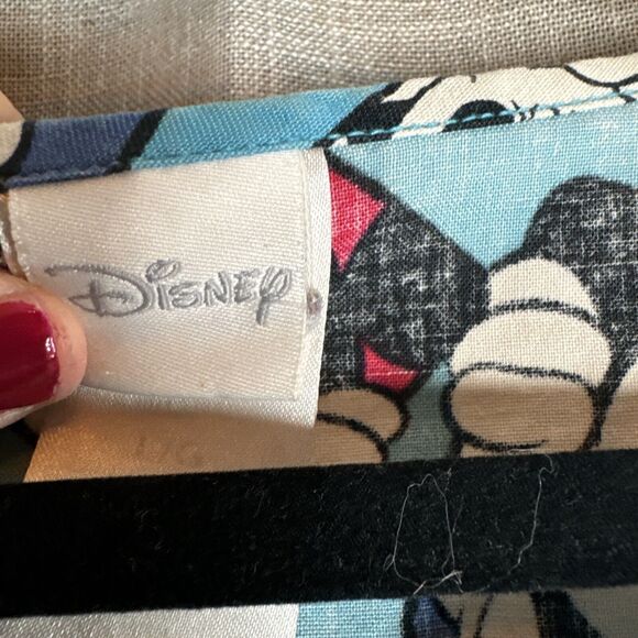 Disney Mickey And Minnie Mouse Women’s Scrub Top Size L Hearts Cute Medical Top‎ - Picture 6 of 9